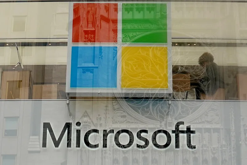 microsoft baskani guvenlik ihlalleri nedeniyle temsilciler meclisi panelinde QNBOskF.jpg